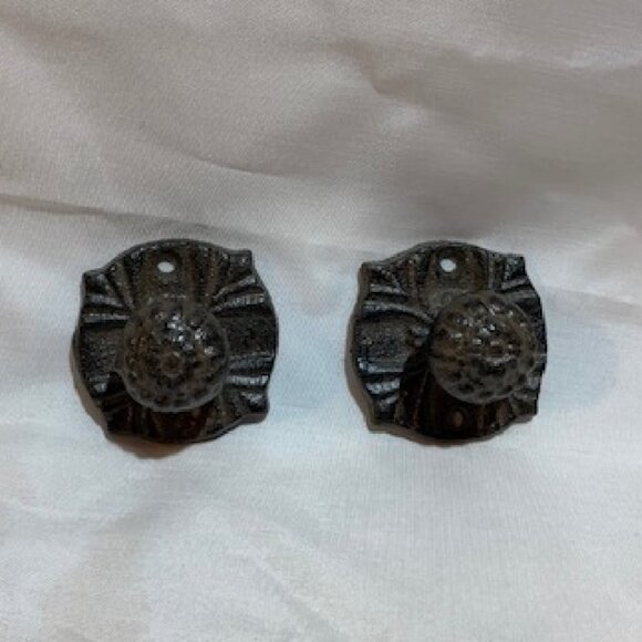Two (2) Drawer Pulls Vintage Cast Iron Drawer Knob 2 1/4" wide Base 0170-0062 - Picture 11 of 13